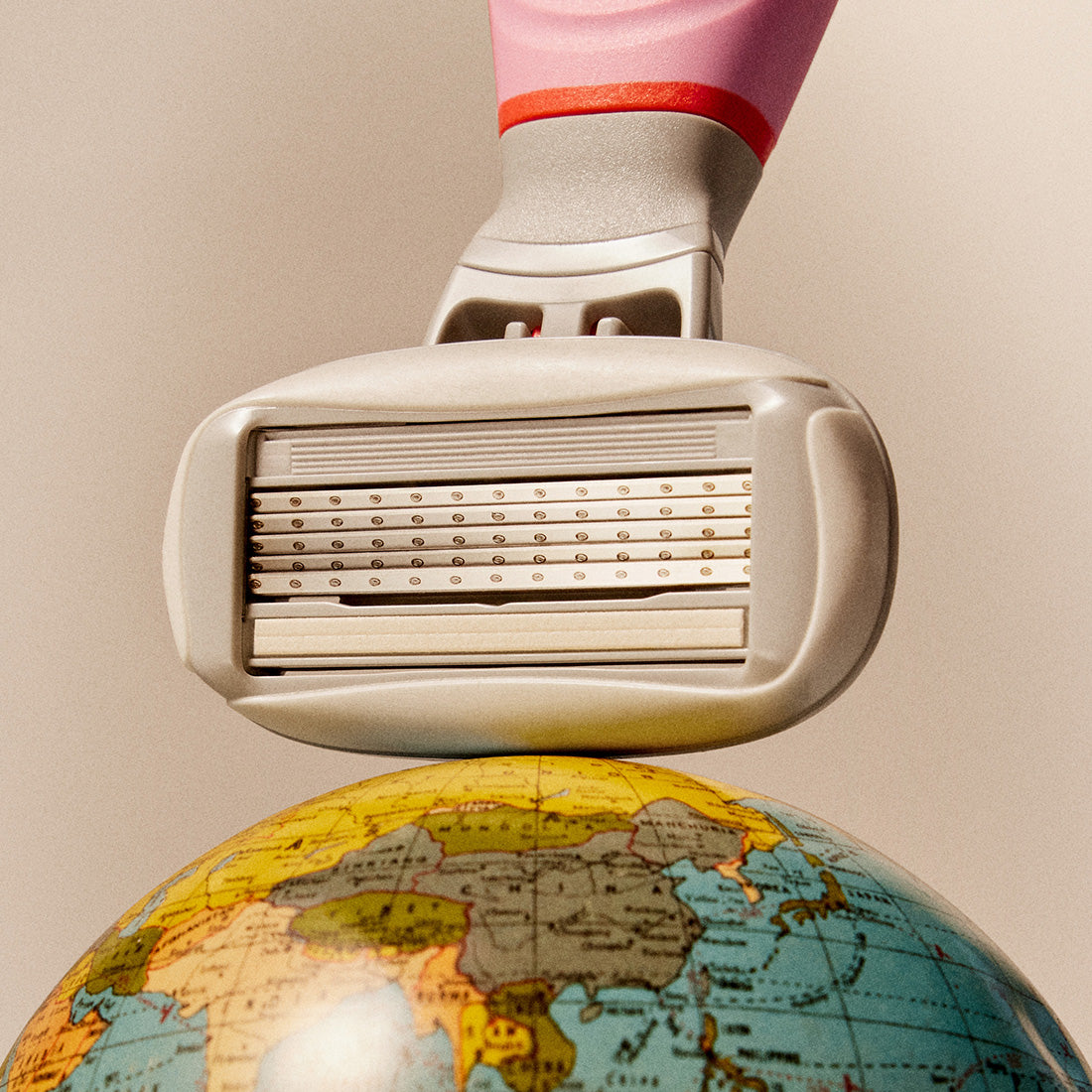 Mini Body & Pubic Travel Razor – Flamingo